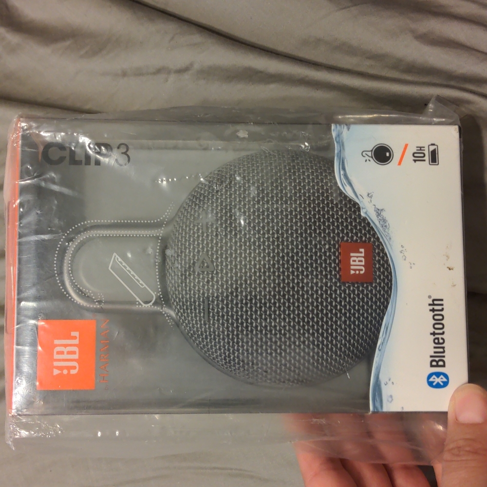JBL Bluetooth gray clip 3 speaker with integrated carabiner, waterproof. NWT